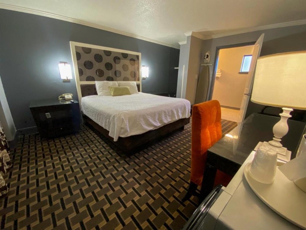 Budget INN At The Heavenly Gondola Image 13