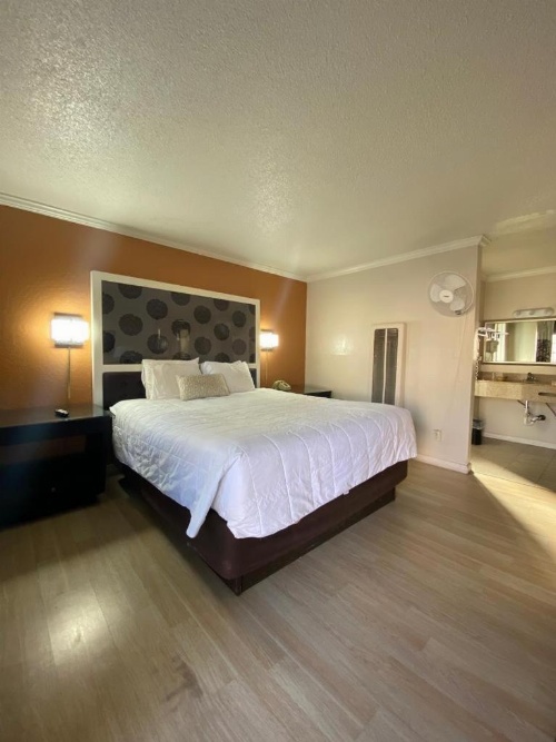 Budget INN At The Heavenly Gondola image 7